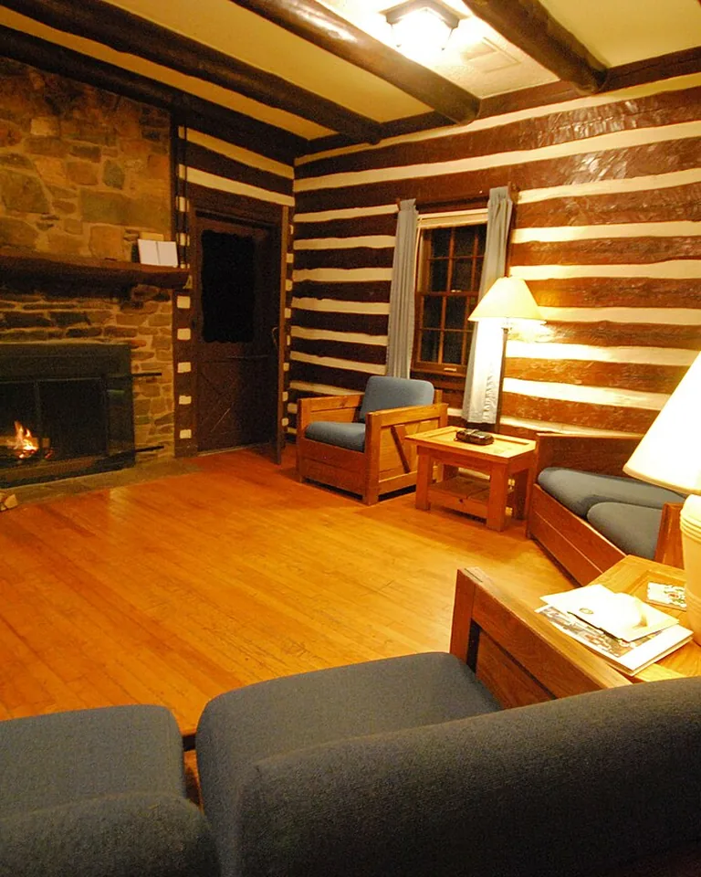 art5-featured-fireplace-tv