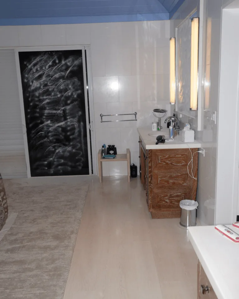 12 Decorating with Light Ideas That Make Any Room Feel Warm and Finished 14 decorate light bathroom vanity 1