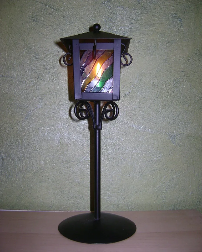 12 Decorating with Light Ideas That Make Any Room Feel Warm and Finished 12 decorate light lantern candle table
