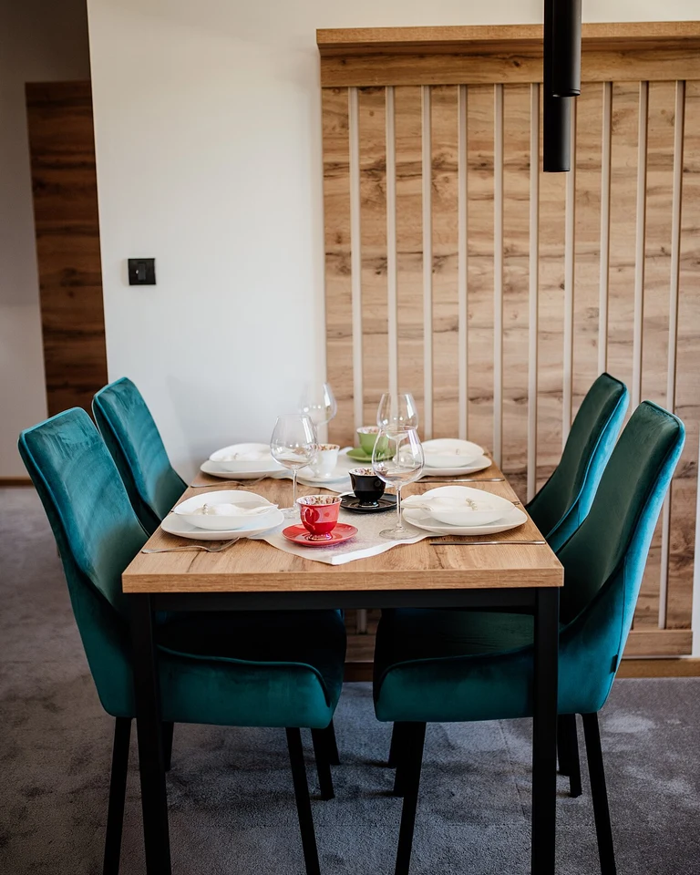 How to Make a Dining Room Look Formal: 12 Ideas That Work in Any Home 14 Layered formal table setting with chargers and cloth napkins