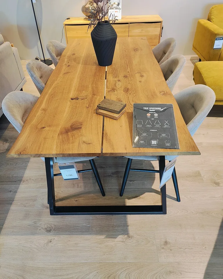 How to Make a Dining Room Look Formal: 12 Ideas That Work in Any Home 5 Substantial solid wood dining table in a formal dining room